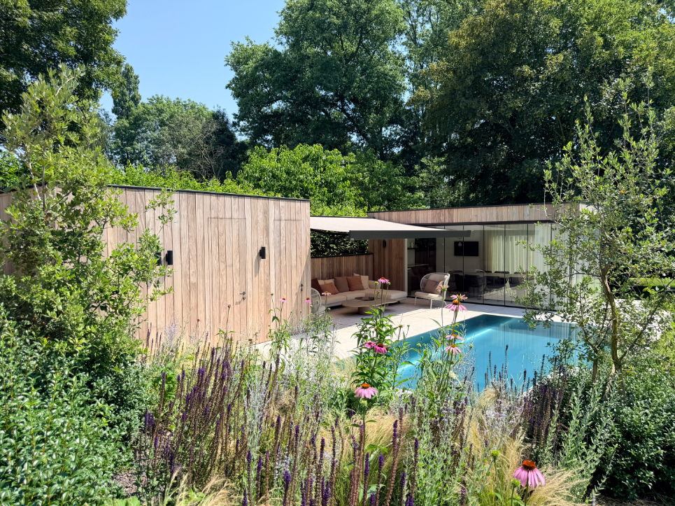Poolhouse met zwembad voor een complete buitenbeleving