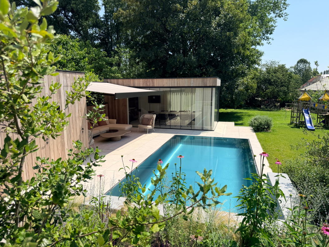 Poolhouse met zwembad voor een complete buitenbeleving