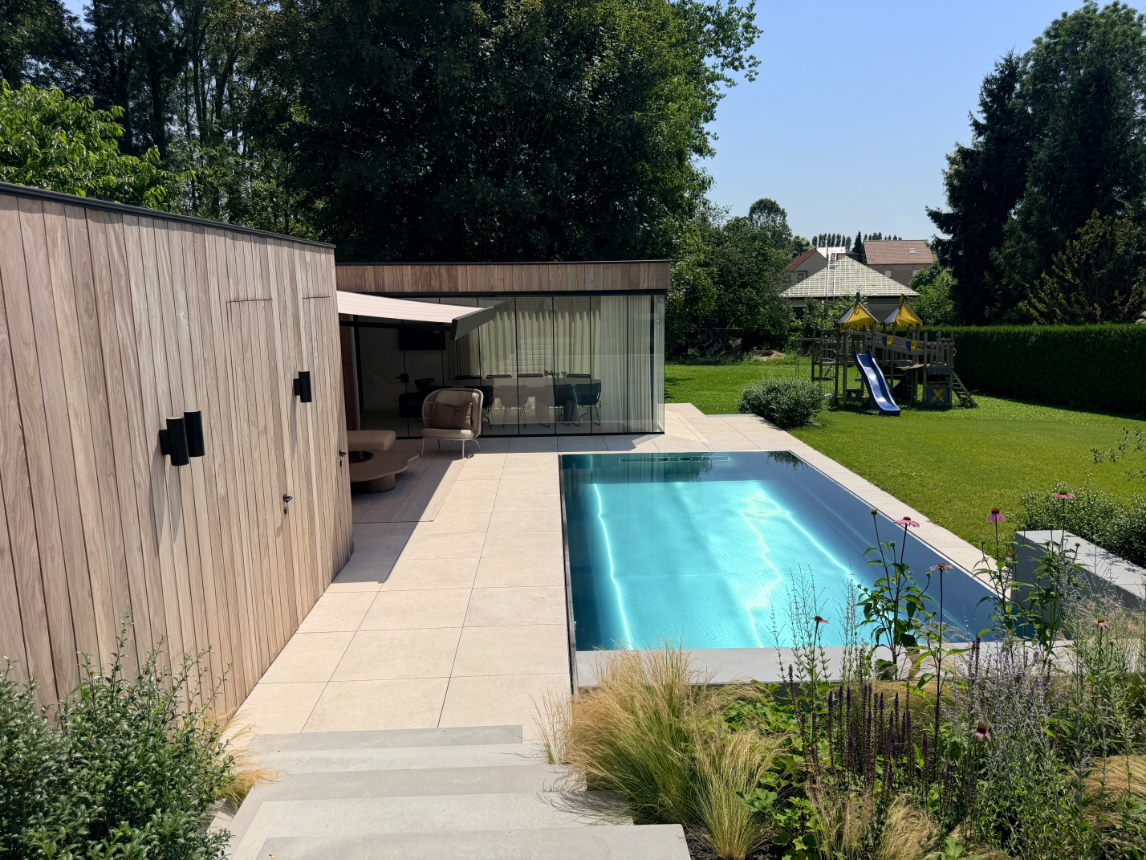 Poolhouse met zwembad voor een complete buitenbeleving